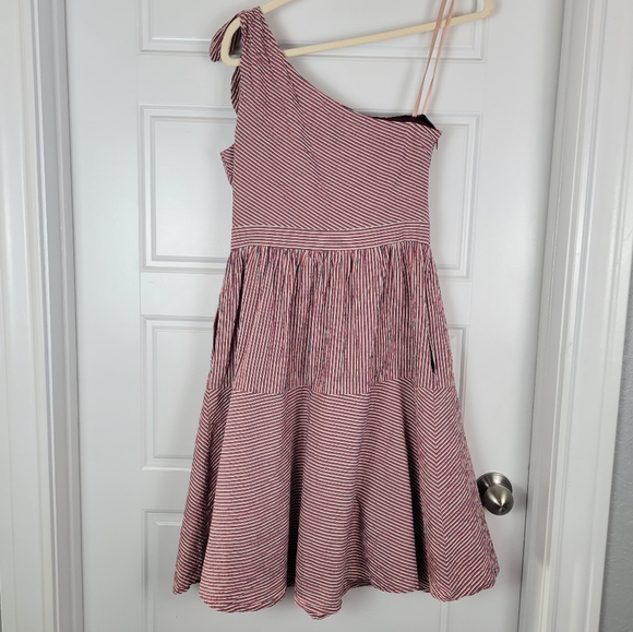 Gal Meets Glam Martha striped one shoulder bow dress with pockets size 4 - Picture 7 of 9